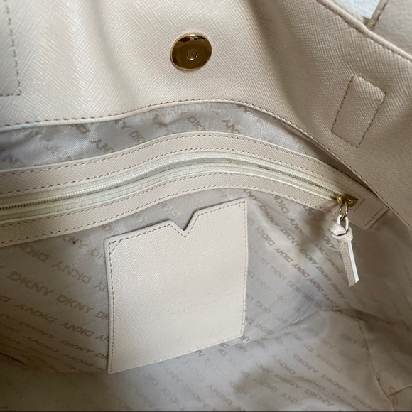 NWT DKNY leather bag 😍 - Picture 11 of 14